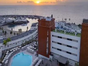 อาลูอาซอล คอสตา อาเดเฆ - สำหรับผู้ใหญ่เท่านั้น