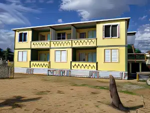 Pal's on the Beach - Dangriga, Belize