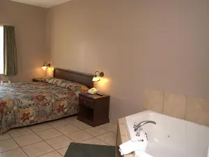 Commodore Resort