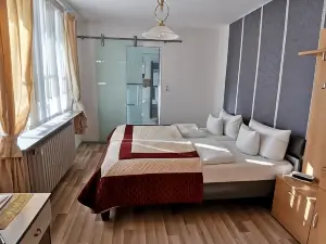 Hotel Happy