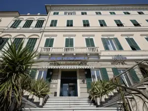 โรงแรมแกรนด์ เมดิแตร์ราเน