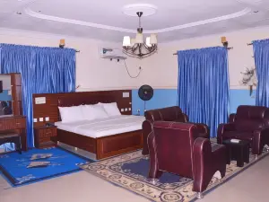 Cozy Suites