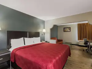 Econo Lodge Inn & Suites