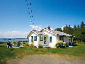 Friars Bay Inn & Cottages