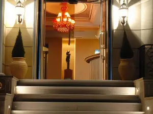 Olympic Fashion Hotels