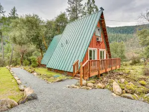 Secluded Salyer Gem w/ Deck + Trinity River Access