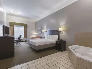 La Quinta Inn & Suites by Wyndham Deer Park