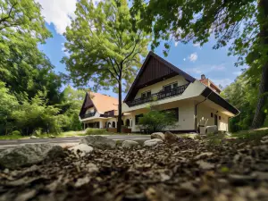 Zseri Vadaszhaz