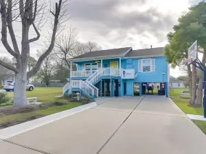 Galloping Seahorse Seabrook Home about 4 Mi to NASA!