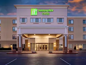 Holiday Inn & Suites Wausau-Rothschild