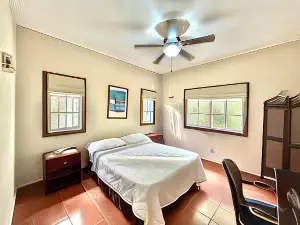 Baoba Breeze Bed & Breakfast- Beachfront Paradise