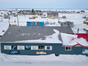 IceBerg Inn
