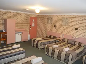Alamo Motor Inn
