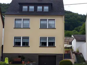 Gästehaus Burgberg, Weinhaus Fries
