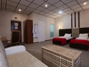Poniya Guest House