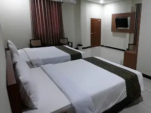 AM ホテル