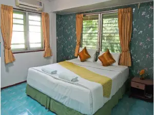 Huaykhakhaeng Country Home Resort