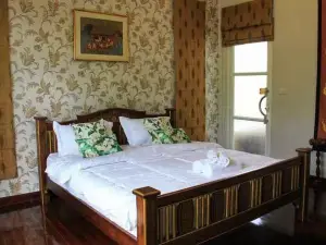 ดีแซมเบอร์ ทู รีเมมเบอร์ เฮาส์