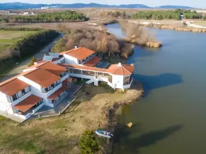 Thrassa Hotel