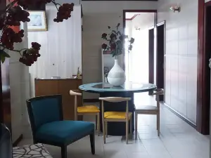 Happy Ours Guesthouse