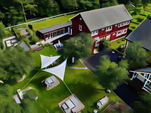 Valldal Fjord Lodge B&B