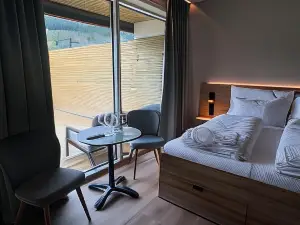 Stryn House - Hotel & Apartments