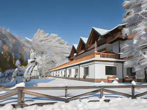 X Alp Hotel