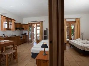 Grekis Hotel & Apartments