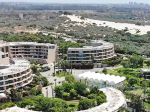 Neot Golf, Ziv's Place
