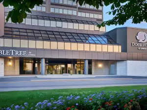 DoubleTree by Hilton Windsor Hotel and Suites