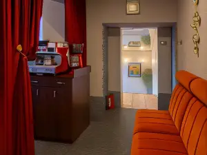 Mirazh Hotel