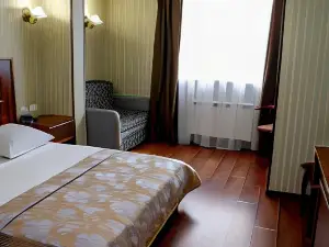 Yantar Hotel