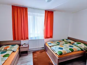 Comenius Apartments - Apartmány na Rohu