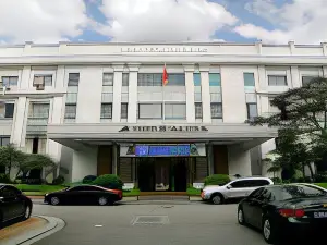 White Palace Thai Binh Hotel