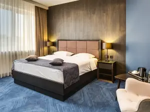 Harten Business & International Hotel