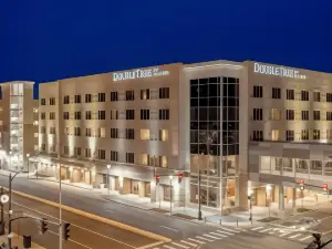 DoubleTree by Hilton Evansville