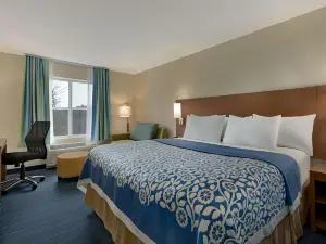 Days Inn & Suites by Wyndham Altoona