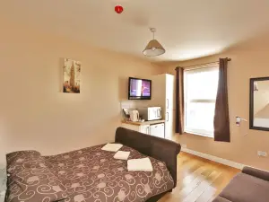 Central Studios Gloucester Road by Roomsbooked