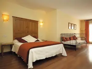 Hotel Pirineos