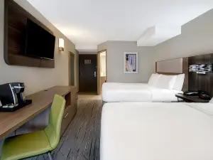 Holiday Inn Express Rochester - University Area