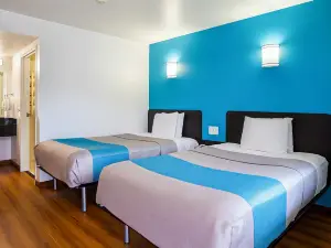Motel 6 Ventura, CA - Downtown