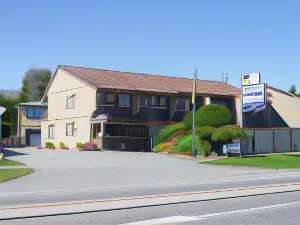 Fairway Motel & Apartments