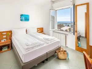 Hotel Tritone