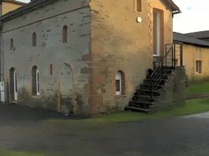 Cabanes et Studios à la Bernardiere