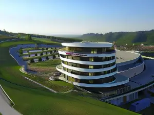 Mond, Resort & Entertainment