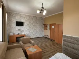 Shanyrak Hotel
