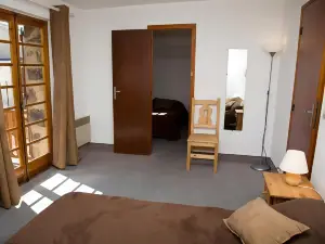 アドニスホテルルシャステラン