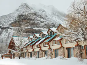 Waterton Glacier Suites