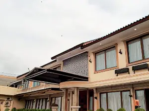 The Swarna Hotel Bayah
