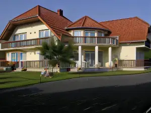 Szaloky Apartmanhaz